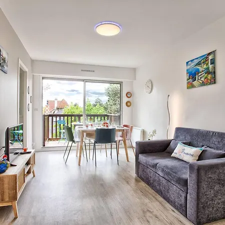 Cosy Pour 4 à Avec Balcon Ensoleillé, à 400m De La - Fr-1-788-6 Cabourg