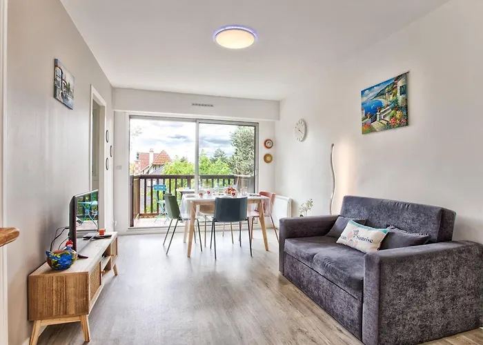 Cosy Pour 4 A Avec Balcon Ensoleille, A 400m De La - Fr-1-788-6 Cabourg